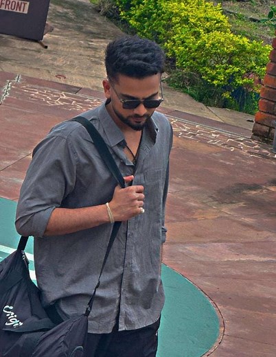 Real Life Interaction with Elvish Yadav | Unseen Footage 🫢 Elvish Yadav Webseries Date with senior #ElvishYadav #DateWithSenior #NewWebSeries #ElvishYadavWebSeries #BhopalShoot #ElvishArmy #ComedySeries #WebSeries2025 #YouTubeIndia #DigitalCreator #IndianYouTuber #BehindTheScenes Keywords: Elvish Yadav new web series, Date With Senior Elvish Yadav, Elvish YouTube 2025, Indian comedy series, web series shoot Bhopal Elvish Yadav new web series 2025 Date With Senior web series Elvish Yadav Elvish