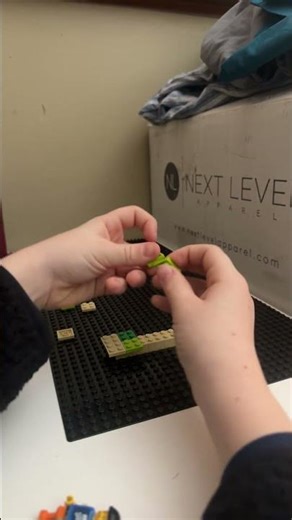 How to build a dinner table out of Legos