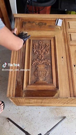 getting it started #buffet #vintageoakdesigns #sideboard #furniturerestoration #sanding #handsanding #carvedwood