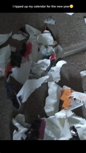 I ripped up my calender for th new year 😁#cool #edit #trending #funny #newyear