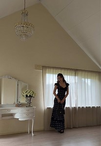 Polka dots, lace and a classic flap 🖤 #classystyle #elegantfashion #oldmoney