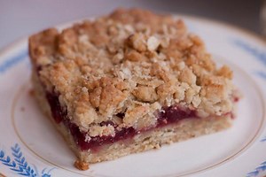 Raspberry Crumble Bars