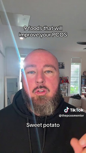 If you have PCOS, you don't need a perfect diet. But adding more of the right foods can make a real difference 💚 🍎 Apples 🥚 Eggs 🌱 Ground flaxseeds 🫐 Berries 🍵 Green tea 🌰 Walnuts 🍠 Sweet potato 🍗 Chicken breast 🥑 Avocado These foods are rich in fibre, protein, healthy fats, antioxidants and nutrients that can support insulin resistance, inflammation, cravings and overall hormone health. Remember: PCOS isn't about cutting everything out. It's about giving your body more of what it need
