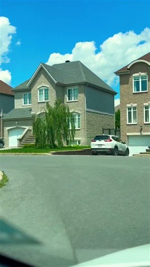 Why I Love Canada So Much | Beautiful Neighborhoods & Amazing Lifestyle