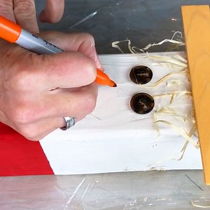 Top 10 cutest ways to decorate your yard for fall. | DIY with Hometalk