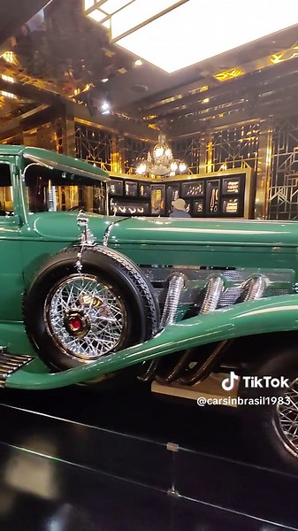 Duesenberg Modelo J 1930: Um Ícone dos Carros Antigos