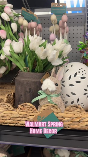 Walmart has the best spring decor this season. This cute this tray display is perfect for entering spring 🌷🌷🌷 #walmart #walmartfinds #springdecor #springhomedecor #walmarthome