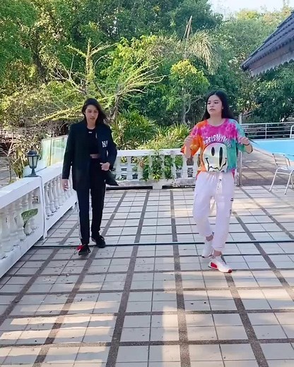 P’Aim & Fay dance together #aimsatida #fay_riezz #dance Cr. IG aimsatida