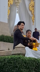 1M views · 10K reactions | เฮียบอย&น้องวันใหม่โปรยทาน...