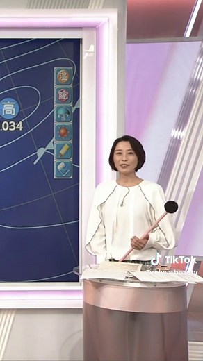 ラッフルスリーブブラウス 花柄フレアスカート【近藤奈央】#気象キャスター #気象予報士 #お天気お姉さん #ファッションコーデ #近藤奈央