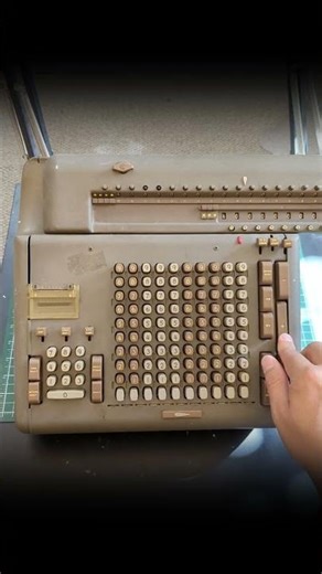 Fast Addition on a #vintage #Friden #STW10 #Mechanical #calculator