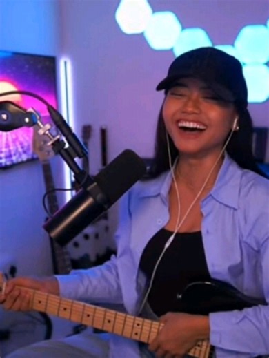 Tya Belajar Main Gitar Elektrik dengan RyanSM (Guitar Electric Lesson)