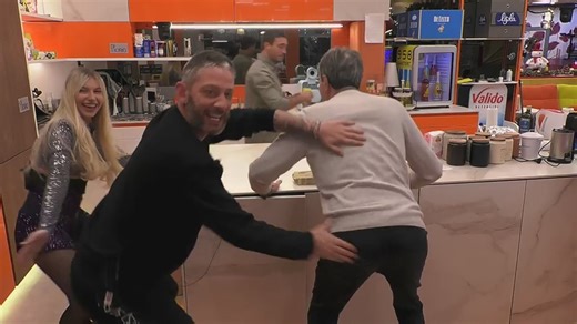 È ora di twerkare - Mediaset Infinity