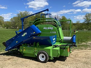 T7270, T7170 & T7060 Ag Bagger | Ag-Bag, Mayville, WI.