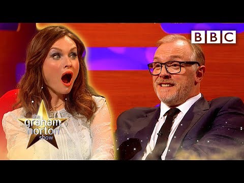 Helena Bonham Carter FARTED when filming with Greg Davies 🦨💨 😲 ‪@OfficialGrahamNorton‬ ⭐️ BBC