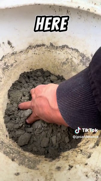 Tutorial how to properly fill up a bucket of sand #beach#tutorial#howto#sand#sandcastle#viral#trending#fyp