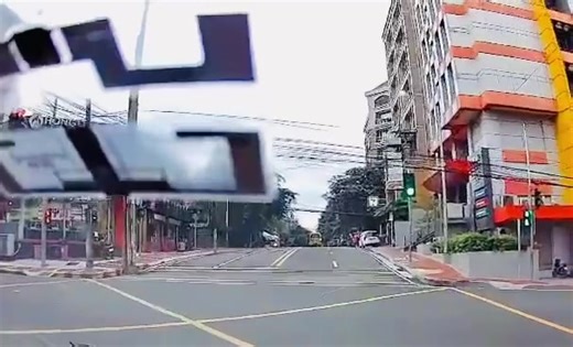 87K views · 1K reactions | From a reader: “This might not be a unique case, but school bus drivers should be extra careful. Parents put their trust in them—that their children will be safe with them. Nothing happened here, but who knows if it will be the same every time?” | VISOR | Facebook