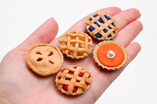 How to Make a Clay Pie | Mini Polymer Clay Pie (So Cute!!)