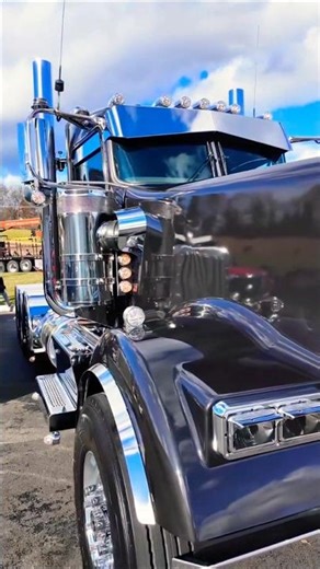Kenworth Truck : American Legend heavy duty truck | 15 litre Powerfull engine #truck #kenworth