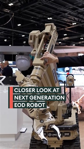 Introducing the newest high-tech robots neutralising bomb threats💣💥 🤖The first batch of L3Harris Technologies T4 high-tech bomb disposal robots has been delivered to the UK Defence 👀We took a closer look at the Medium Uncrewed Ground Vehicle (UGV) ready for high-risk situations | Forces News