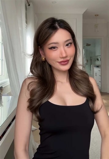 The Transformative Power of Makeup: Enhance Your Features