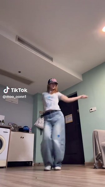 Learn the Savage Dance from Aespa: Step-by-Step Guide