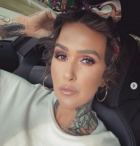 Mel Thompson: YouTube Star and Makeup Sensation Dies Aged 35 after Posting Final Video 3 Days Back