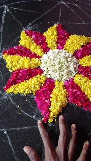 #pookalam #simple #pookalamdesigns #colourful #shorts #howtodraw