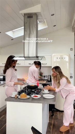 Girls trip, but make it wellness✨🫶​ ​Hot tub soaks, bubbles in hand, cooking together and long countryside walks🌿​ Wellness moments, quality time and memories made with your favourite people💖​ Whether it's a trip with friends, loved ones or family- feel the love with a Hoseasons holiday! | Hoseasons