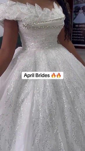 Stunning April Brides: Mermaid and Emerald Gowns