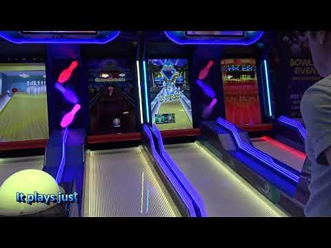 Lane Master [New Version] arcade bowling by Universal Space - IAAPA 2017