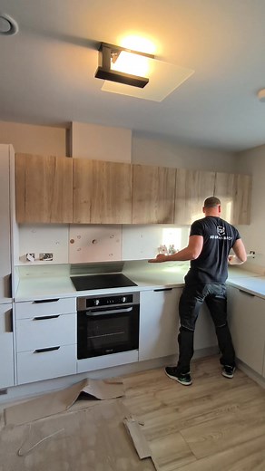 💯 Get your backsplash 😀 1000s colours ,😻 Get yours at best prices 😀 www.backsolash.uk | Splashback London