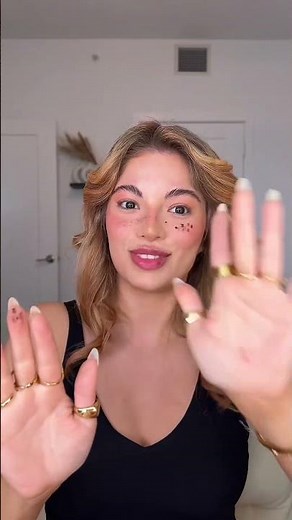 Freckles tutorial 🍒 #freckles #frecklesgirl #frecklestutorial #makeuptutorial