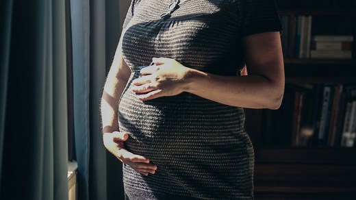 What contributes to tooth loss during pregnancy - and how to prevent it