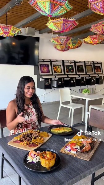 Nuevo restaurante a pasos de la Pocita de Piñones & con vista a la Laguna Torrecilla. Se trata de Pinones. com Restaurant, Bar & Grill. 📞 787-253-0322 🕰️ Horario: Domingo a Miércoles 11am-10pm Viernes & Sábados 11-12am #piñones #pr #puertorico #comoturistaenpr #food #foodie #puertoricanfood #puertoticanblogger