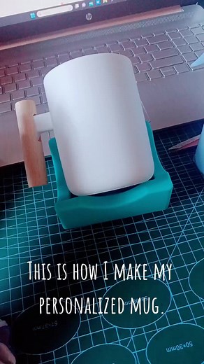 How to Make Personalized Mugs with Vinyl Stickers