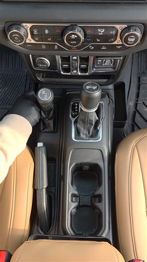 🚙 Jeep Wrangler JL/JLU Ultimate Storage Bundle Tired of clutter in your Jeep? We’ve got you covered. This 6-piece premium storage set is designed to keep everything in its place so you can focus on the drive—not the mess. ✅ Includes: 1 Gear Shift Storage 1 Hanging Console Storage 2 Front Door Pockets 2 Rear Door Pockets 💪 Built from tough, durable ABS material to handle every adventure. 🗃 Smart compartments help you organize all your daily essentials. 🧼 Easy to clean – just wipe and go. 🔧 Q