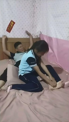 【くすぐり】 兄妹でくすぐり対決！
