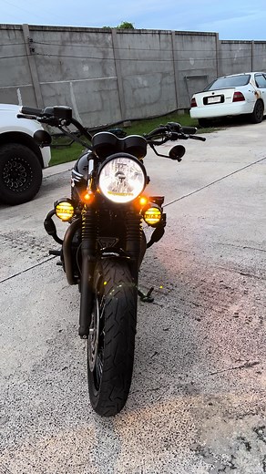 #เดิมๆเติมแต่ลม #Triumphmueangchon🐬 #TriumphMotorcycles #Triumph #bonnevillet120black #ForTheRide