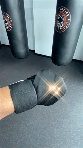 HOW TO WRAP YOUR HANDS FOR BEGINNERS #boxing #tutorial #boxingtutorial #handwrap