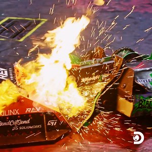 5.1M views · 63K reactions | Flamethrower weapon destruction coming right up 烙 ▶️ Full fight: Blacksmith vs Switchback #BattleBots BattleBots Champions, Thursdays at 8p on Discovery and discovery+ links.discoveryplus.com/bbchamps | Discovery | Facebook