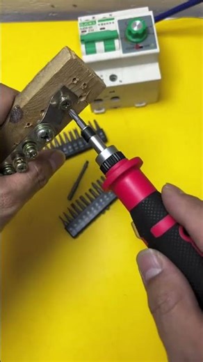 Multifunctional Electric Wire Plier