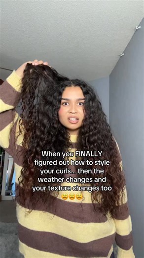 Cassidy J on Instagram: "Has this happened to anyone else?😩 I always preach about how curly hair doesn’t always have to be a journey, sometimes the journey just ends when you find products that you love and you’re happy with your hair. But I’m realizing that weather, hair dye, and hair cuts have such a big impact on a curl pattern and texture…. and sometimes not immediately🥴 To tell you the truth, my curly cut from 2024 has different parts of my hair growing at different paces… my hair is extr