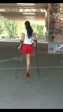 sak Amputee woman crutching on heels #disabled #sak #rak #crutches #legamputee #amputada#oneleg#amp
