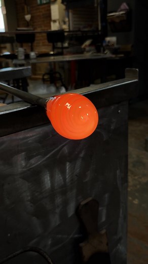 How mesmerizing is this swirl of color?? 😍 #glassblowing #mesmerizing #satisfyingvideos #boiseartglass | Boise Art Glass