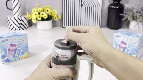 Soda Can Lids and Holders for 12oz Cans – 2 Can Covers with Straw + 2 Can Holder with Handle – For Soda, Beer, Pop – Easy to Hold, Leak-Free