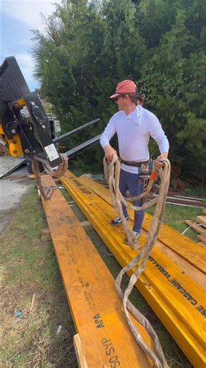 Gui Paulo on Instagram: "Installing LVL Beams"