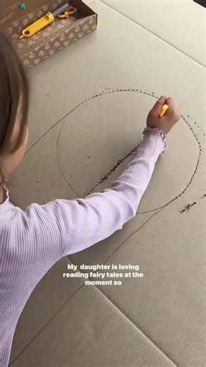 Cosy Cardboard Reading Nook - Created with Makedo #cardboardcrafts