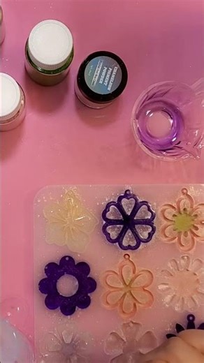 Making UV Resin Flower Charms/Keychains