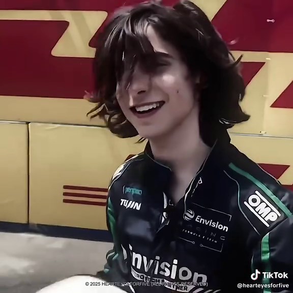 Seeing him in that racing suit again is a need. - @heartbeatsforfive ☂ #aidangallagher #aidangallagheredit #foryoupage #hearteyesforfive